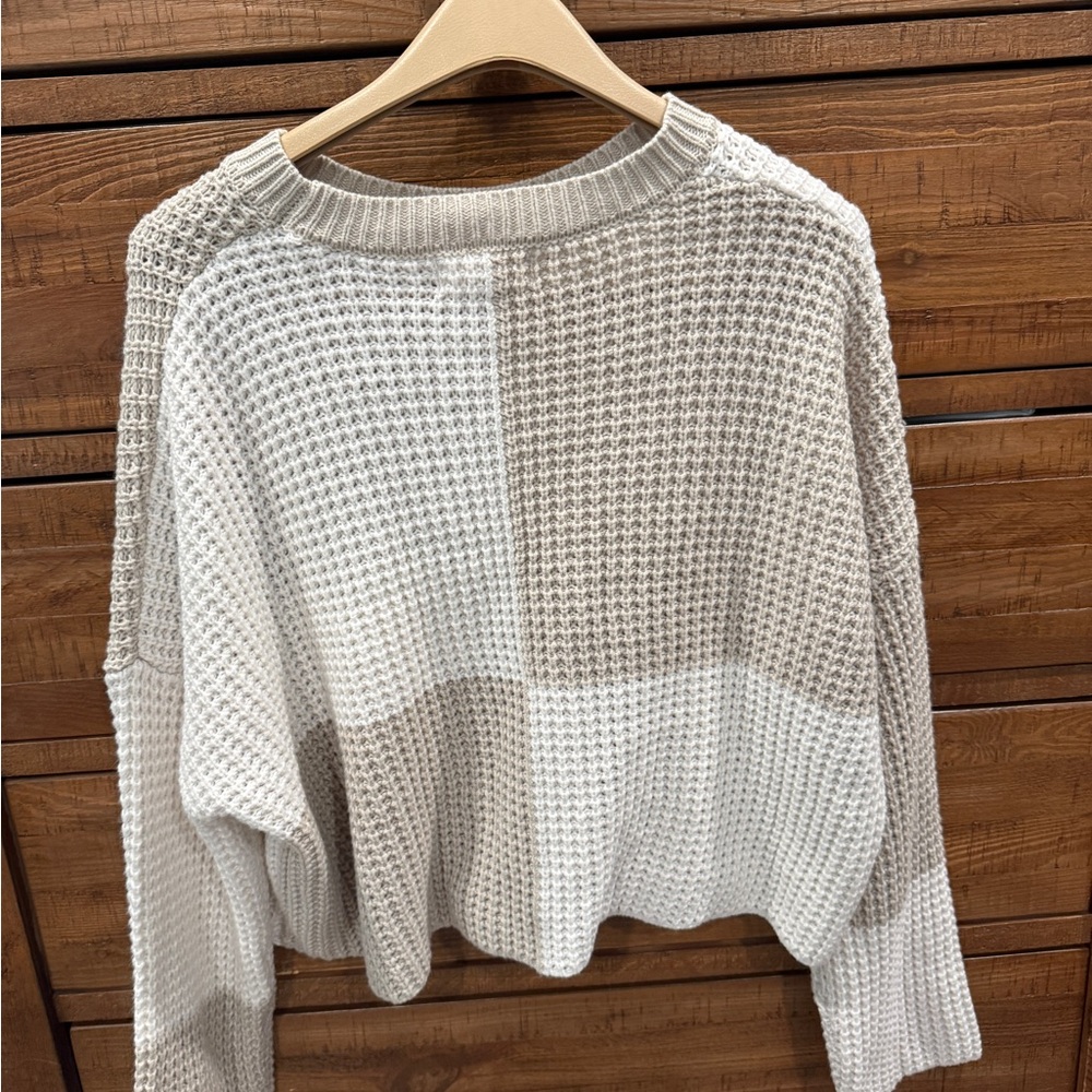 Jessica Simpson Gray and Cream Sweater